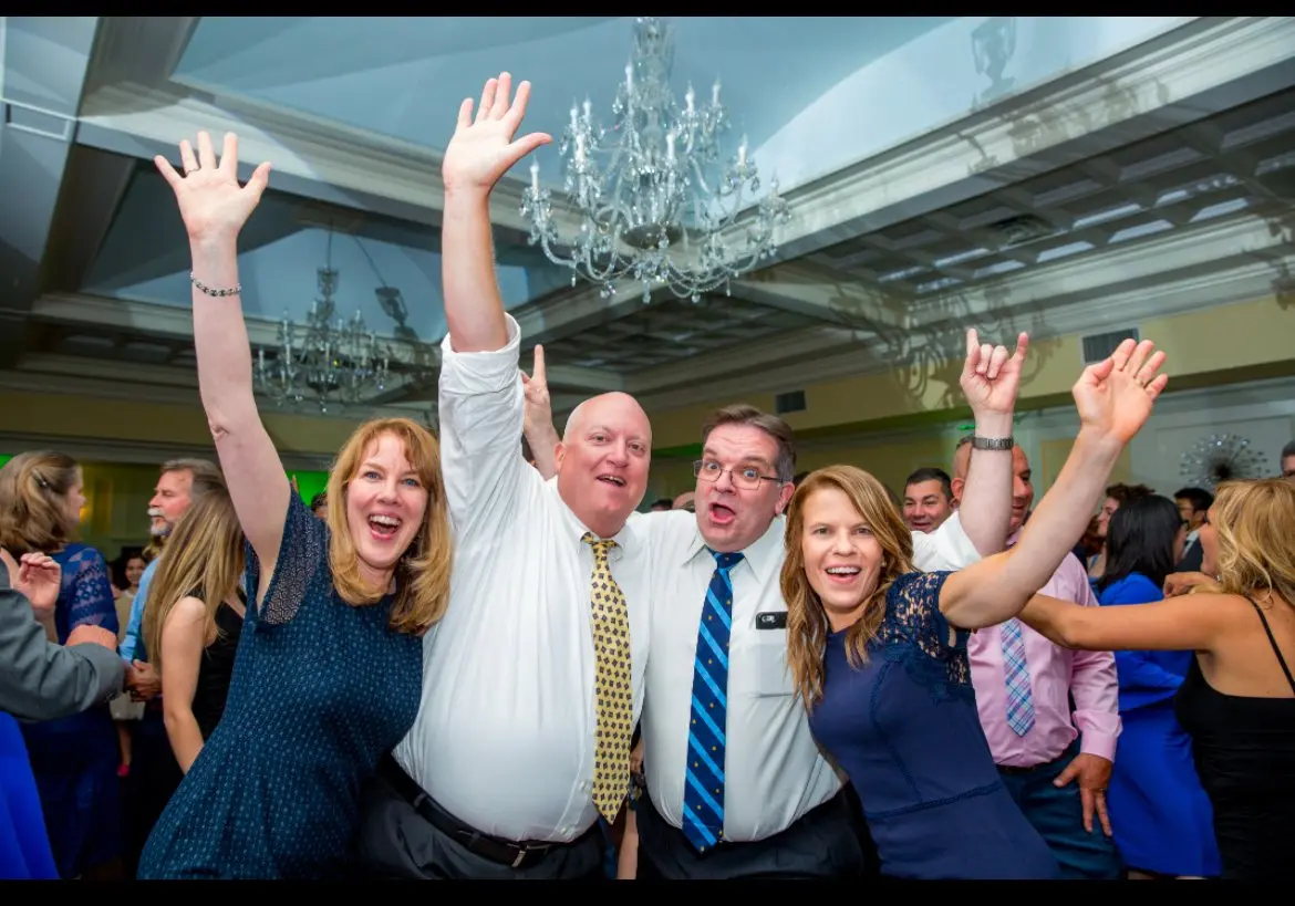 Funny wedding pictures on the dance floor with DJ Vito